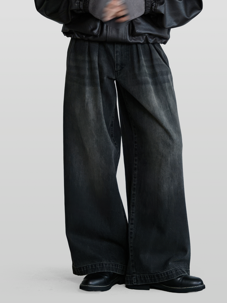 3-Tuck Baggy Denim Jeans